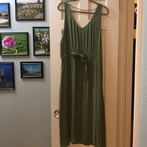 Treasure & Bond Olive Green summer midi dress